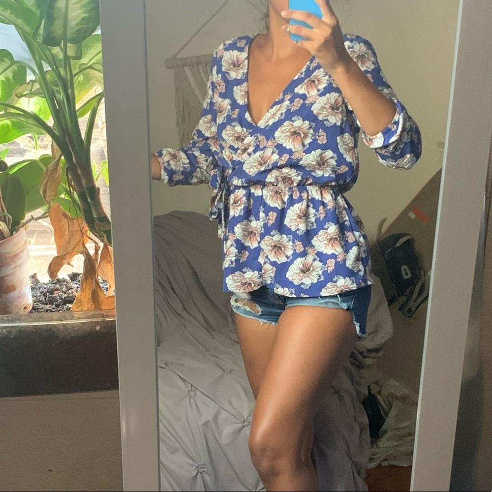 🚫sold🚫One clothing wrap blouse - Picture 2 of 5